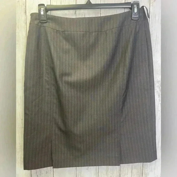 Anne Klein two piece skirt suit  size 8p brown/work/ career - Picture 13 of 16